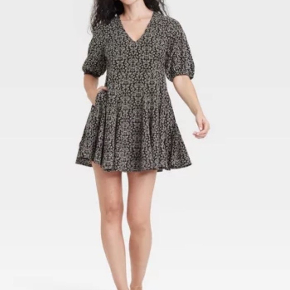 Universal Thread Short Sleeve V Neck Mini A Line Dress Women XS Black Floral NWT